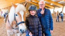 Foppe en meisje met paard